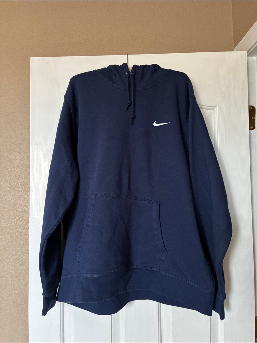 Nike Navy Blue Pullover Hoodie with White Swoosh. Men’s XXL
